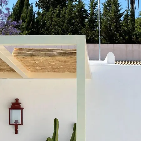 Villa Con Piscina Privada, Terraza Y 3 Alcala de Guadaira